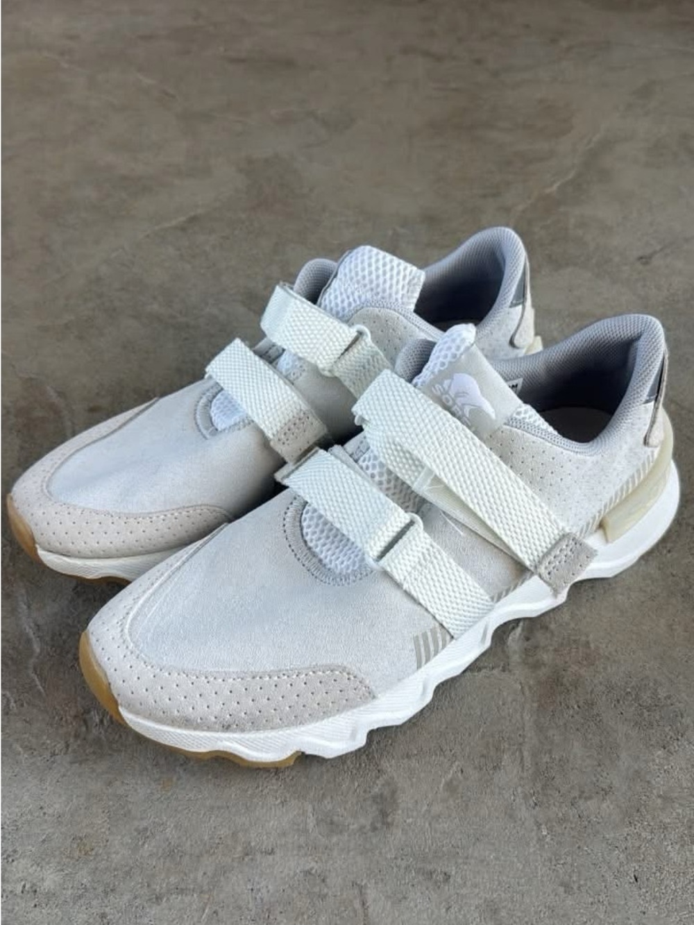 Lightweight Velcro Sorel Sneakers in Light Gray and Cream
